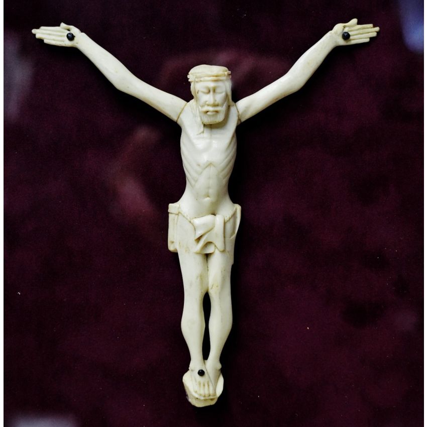 Cristo em Material Nobre